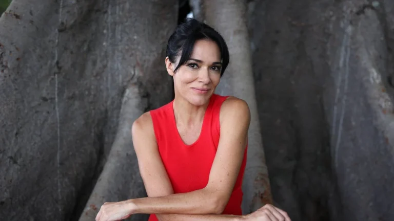 Simone Kessell : Bio, age, height, husband and net worth (2026) Simone Kessell Bio, age, height, husband and net worth